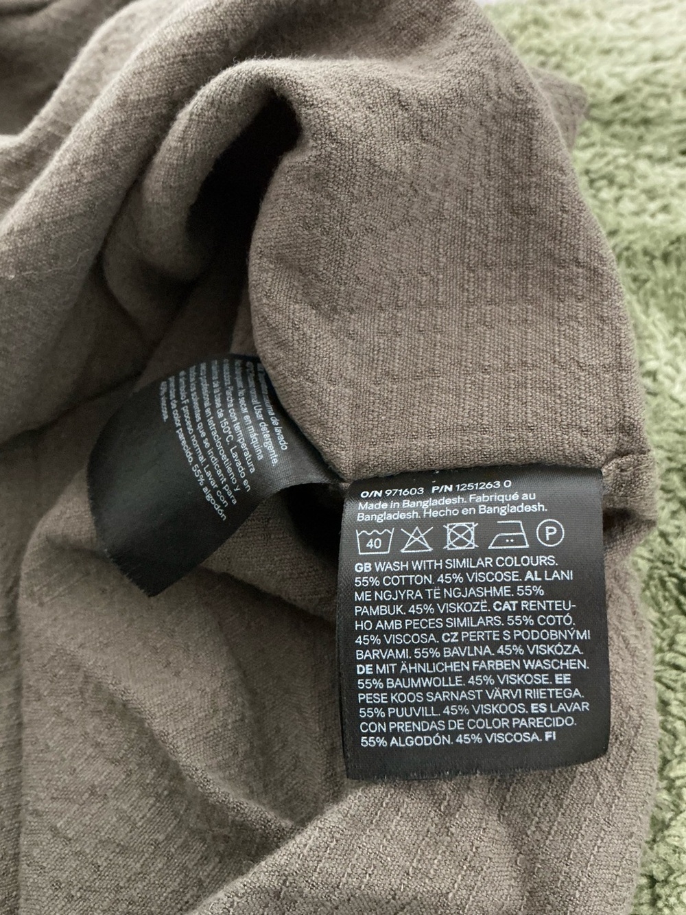 H&M Men’s Regular Fit Textured Shirt - Picture 9 of 12